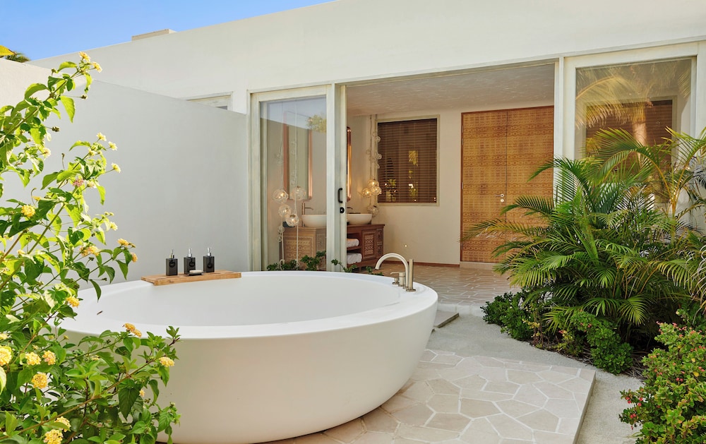 Two Bedroom Sunset Beach Villa with Private Pool photo 3