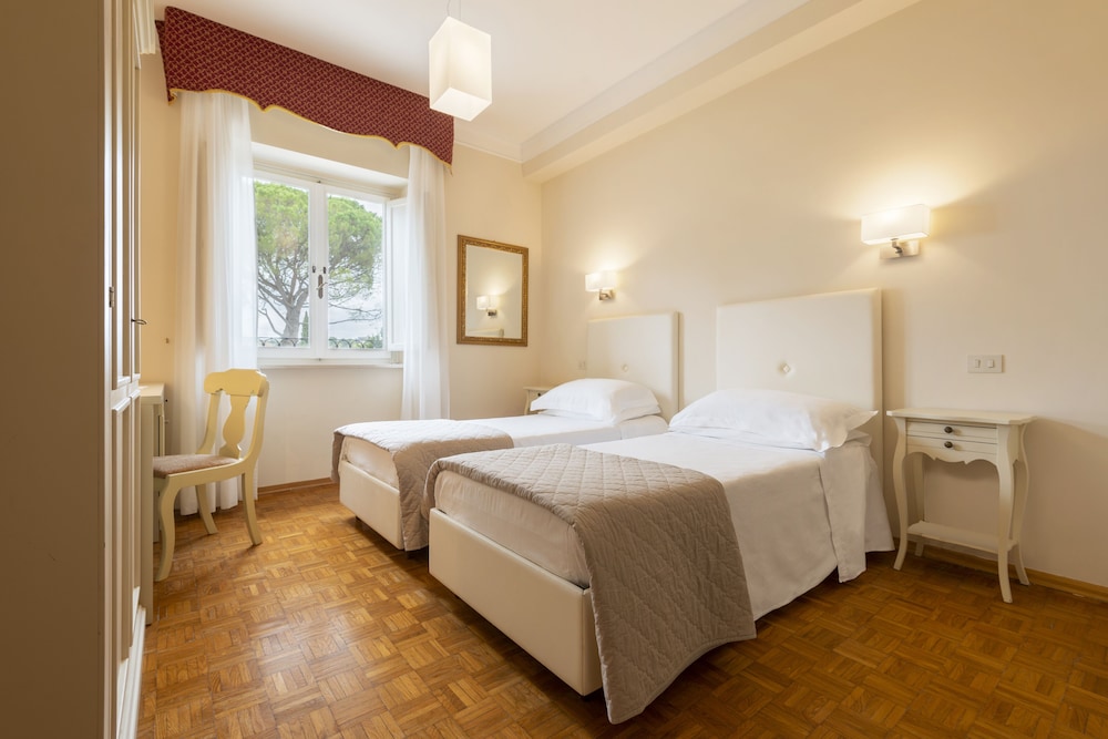 Double Room - Photo 5