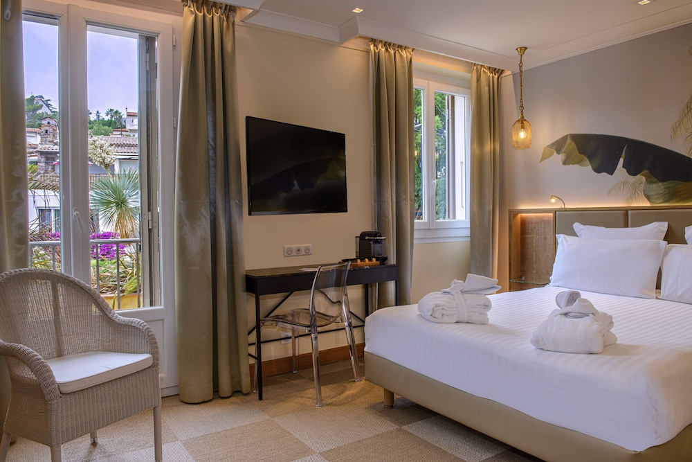 Superior Room, 1 Queen Bed, Non Smoking - Photo 1
