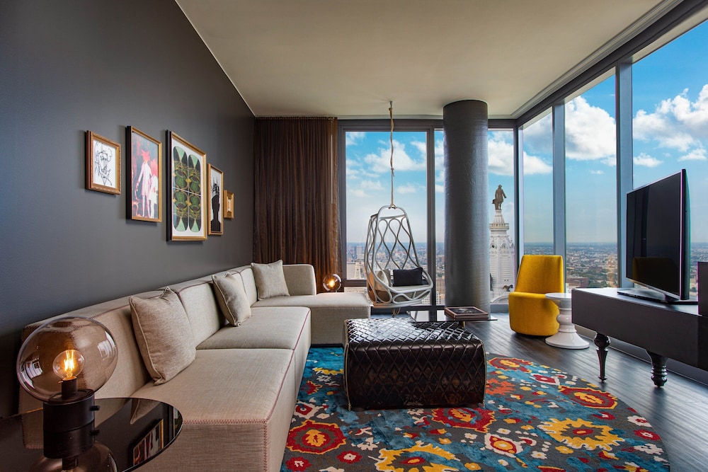 Premier Suite, 1 King Bed - Photo 1