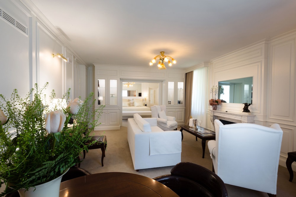 Royal Suite, Hot Tub, Lake View (SPA)