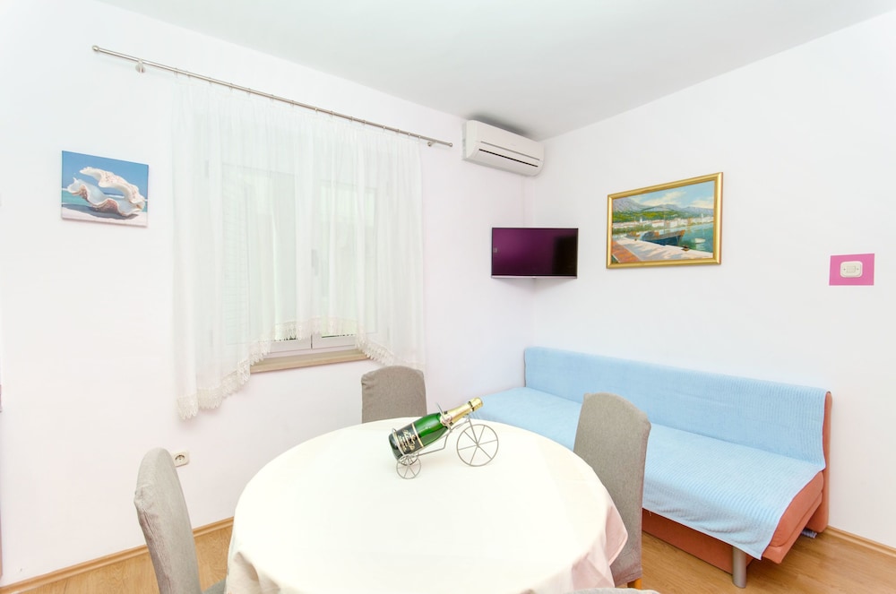 Apartment (A1)