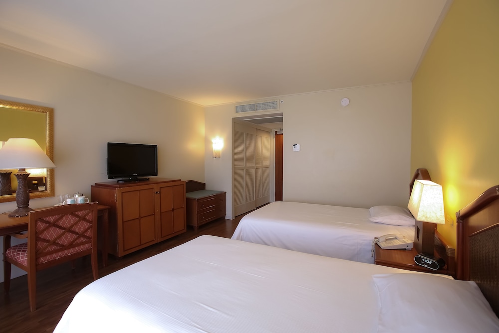 GOGO! GUAM X Japanese Only USD $60 coupon - Twin Room, City View (Beach Tower) photo 2