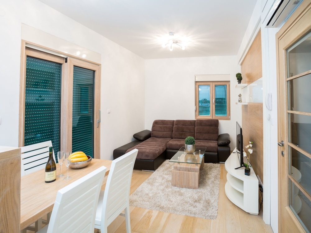 Deluxe Apartment, 2 Bedrooms, Terrace