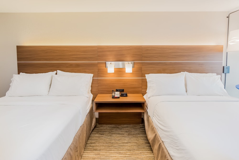 Room, 2 Queen Beds, Accessible, City View (Communication, Balcony) photo 2