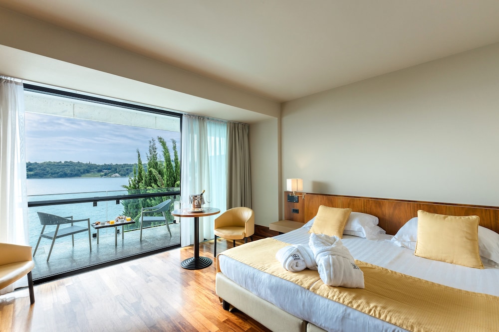 Deluxe Double or Twin Room (Prestige) photo 3