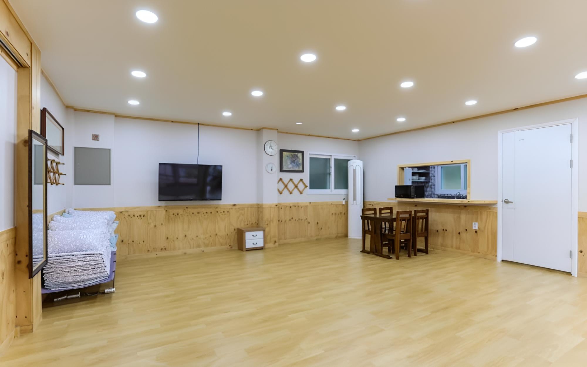 Room (VIP group room (maximum 10 people lar) photo 2