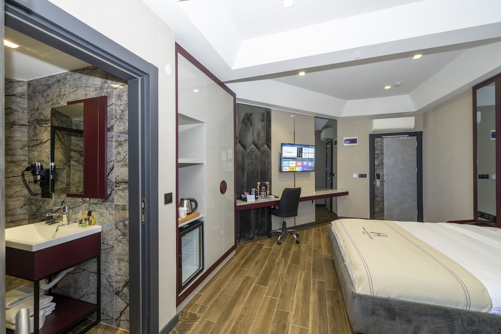 Deluxe Double or Twin Room - Photo 20