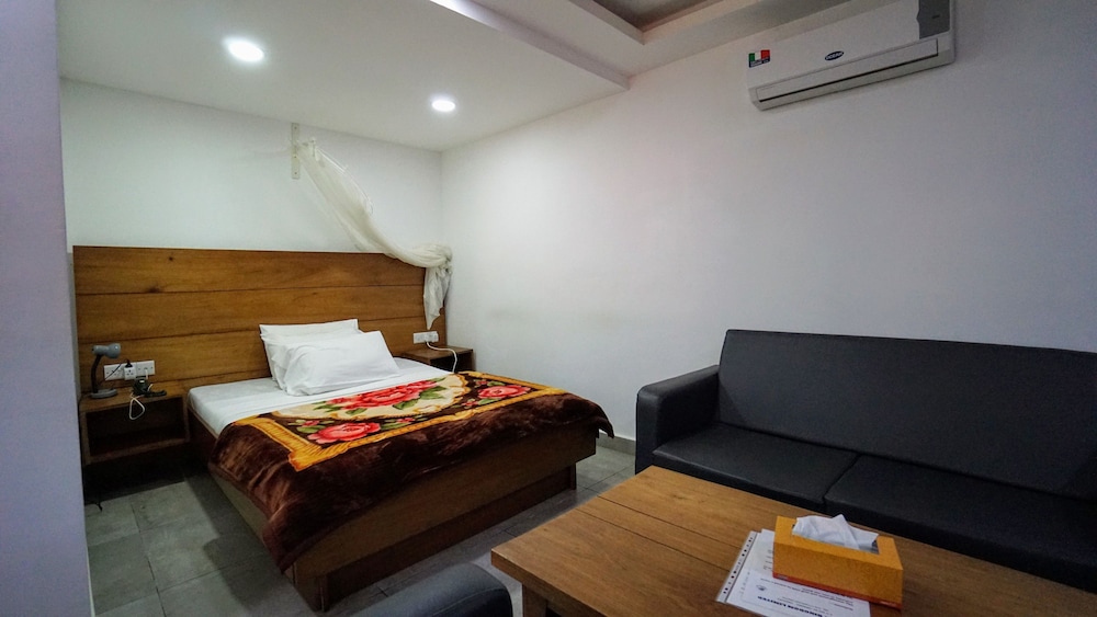 Standard Single Room, 1 Double Bed, Accessible, Ground Floor photo 3