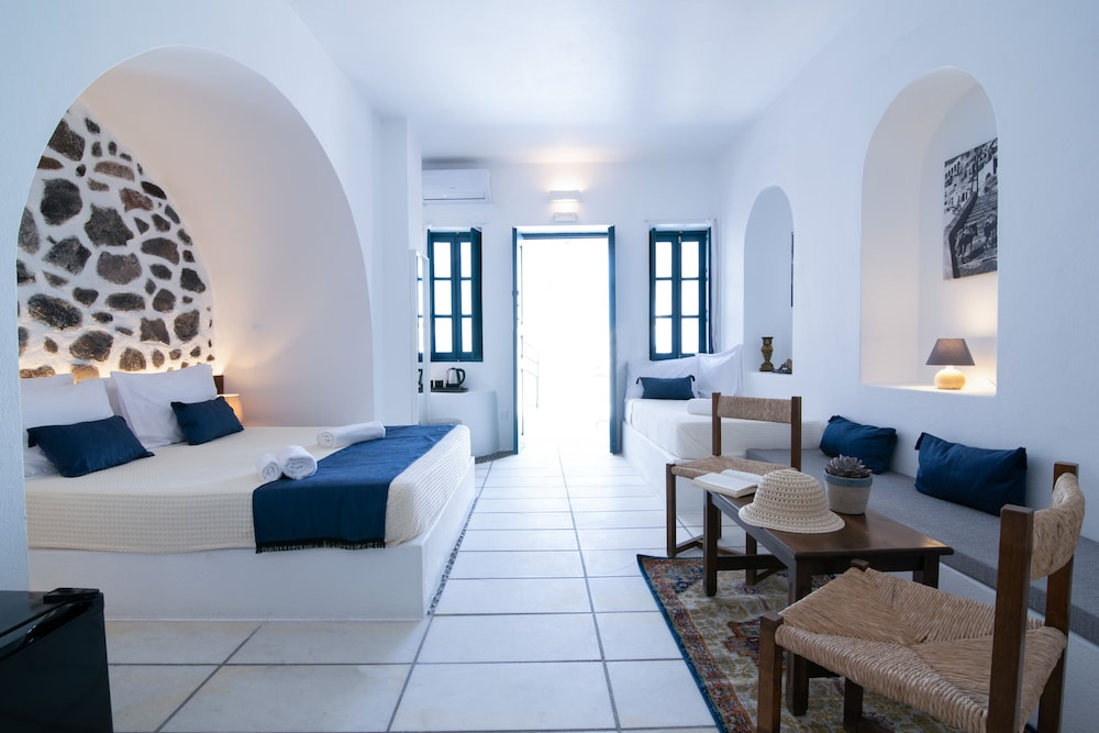 Suite, Partial Sea View