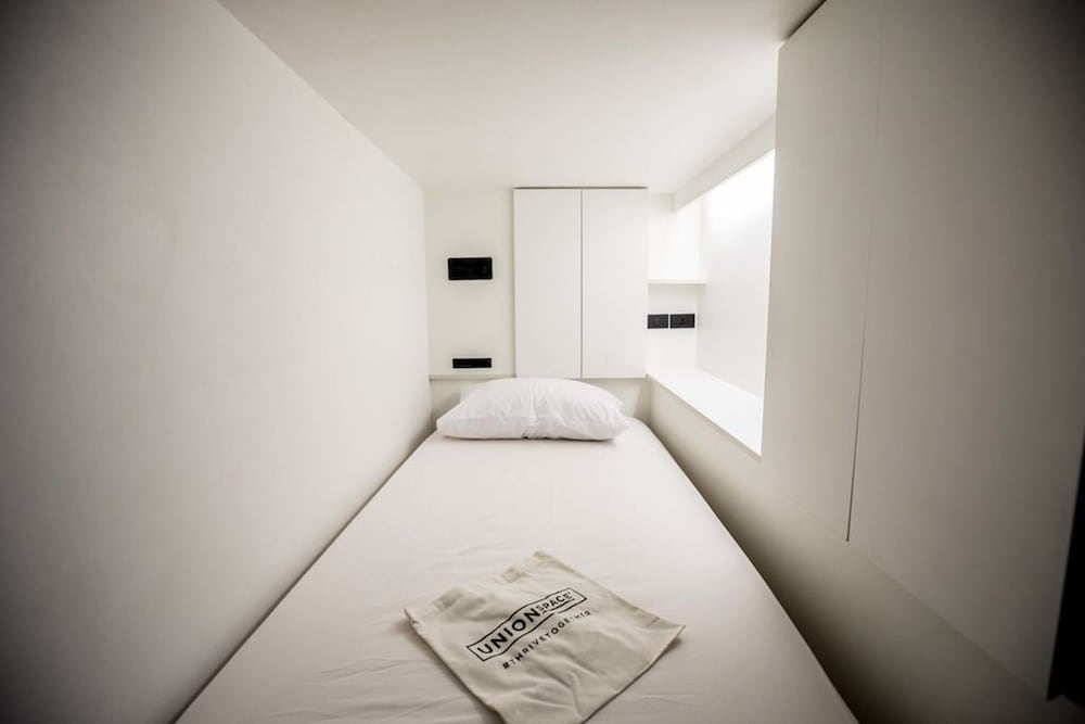 Capsule with Shared Bathroom photo 2