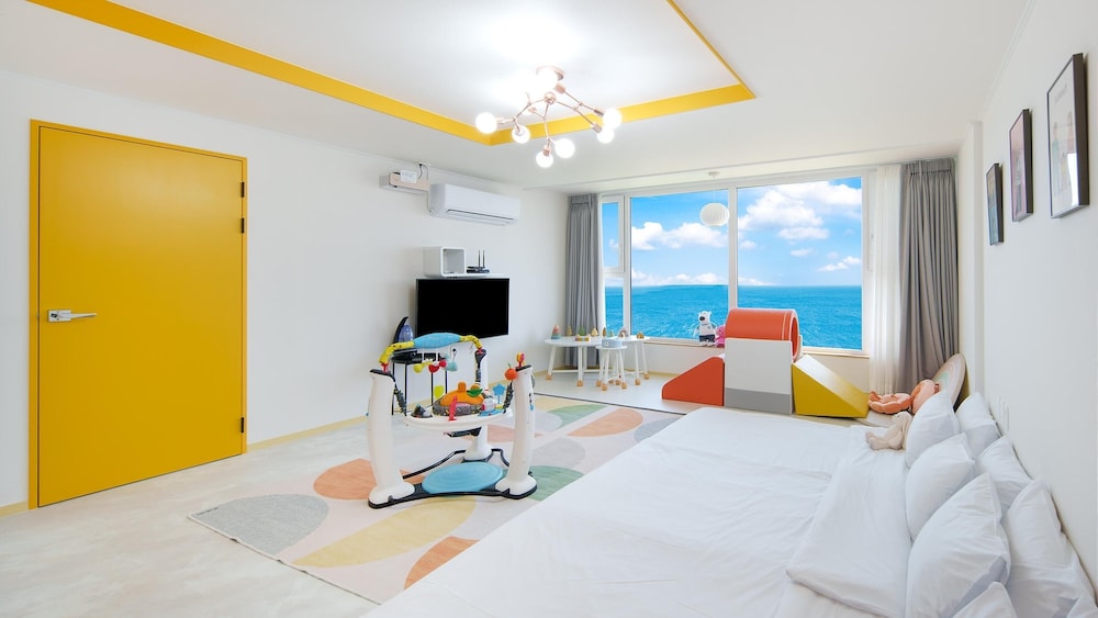 Basic Room, 1 Bedroom (oreum1(2Cheung/Oceanview) - Kids room) - Photo 4