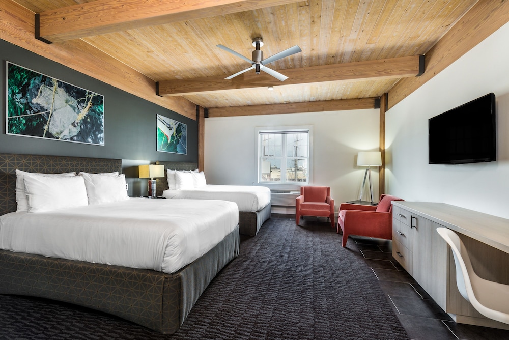 Room, 2 Queen Beds, Accessible, Non Smoking - Photo 2