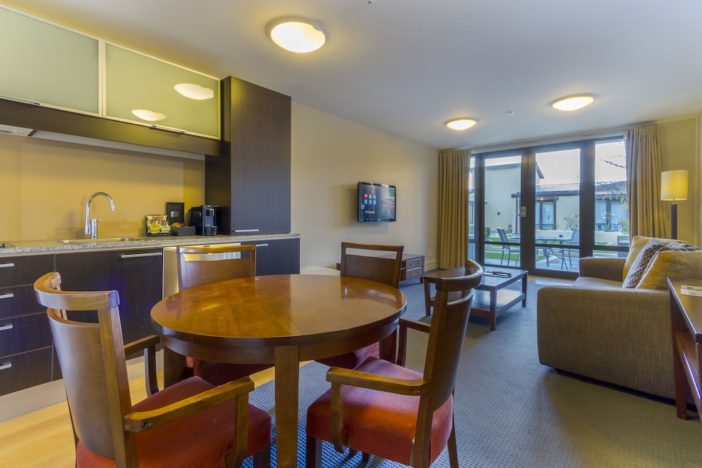 2 Bedroom Garden Suite - Photo 10