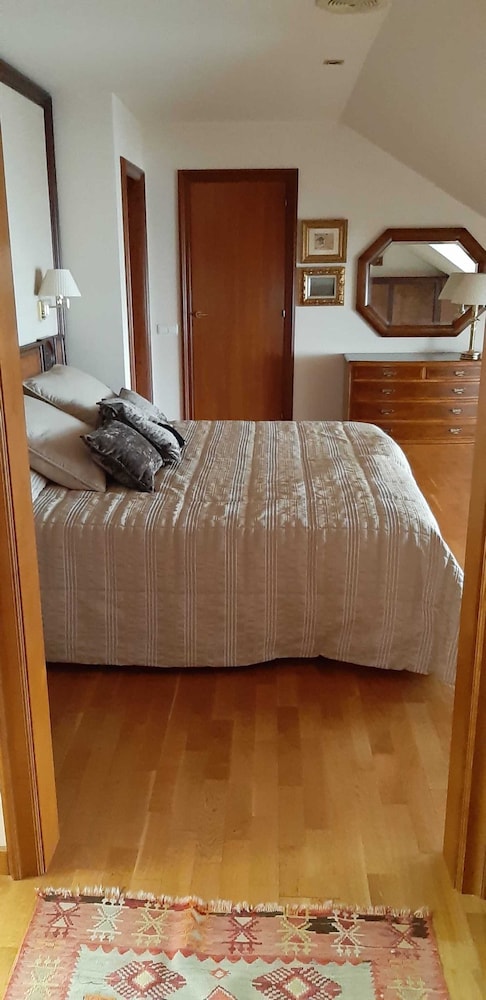 Deluxe Suite - Mountain View
