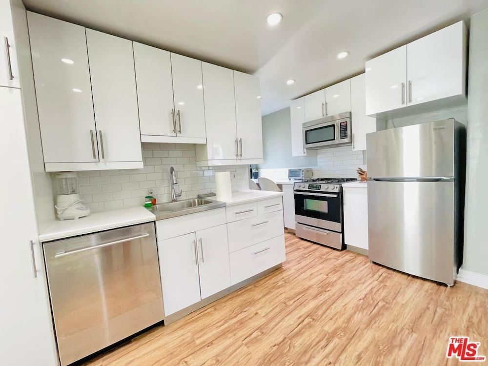 Signature Condo photo 2