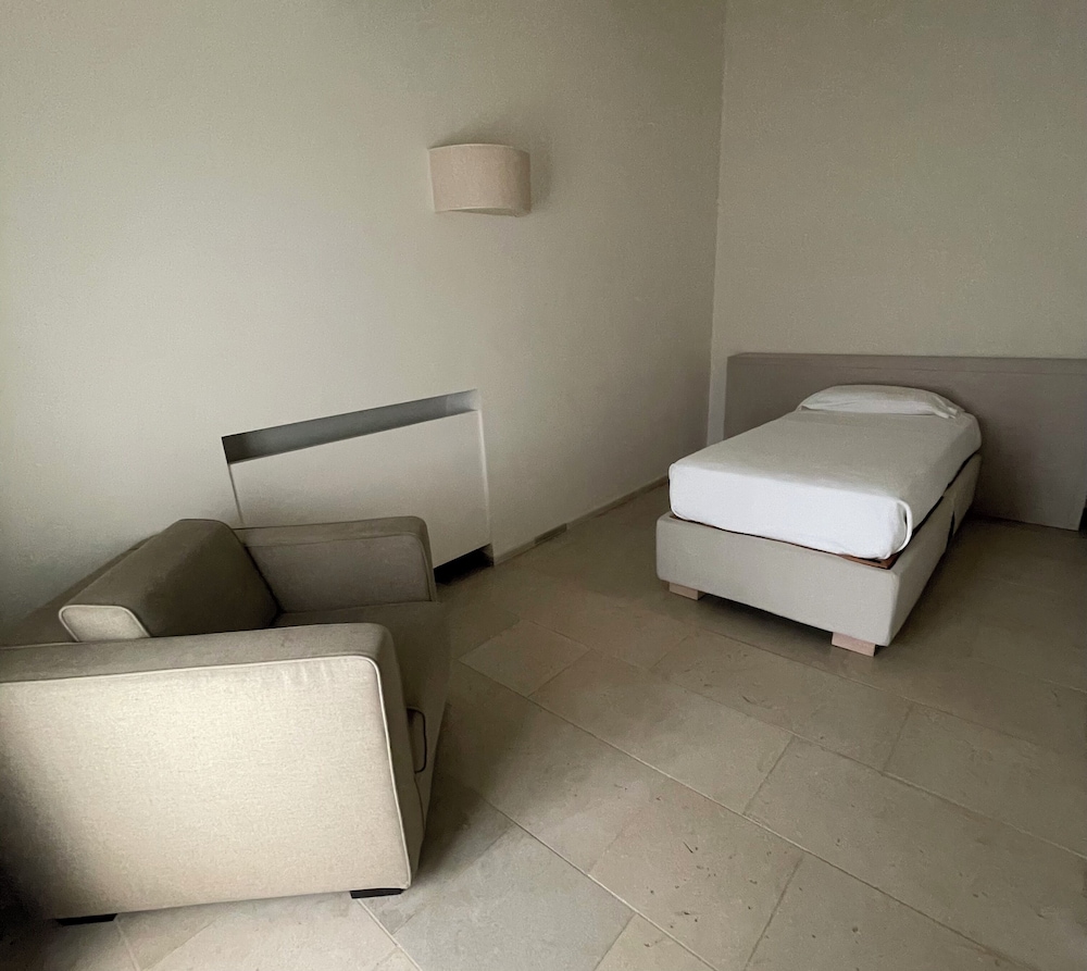 Exclusive Triple Room photo 2
