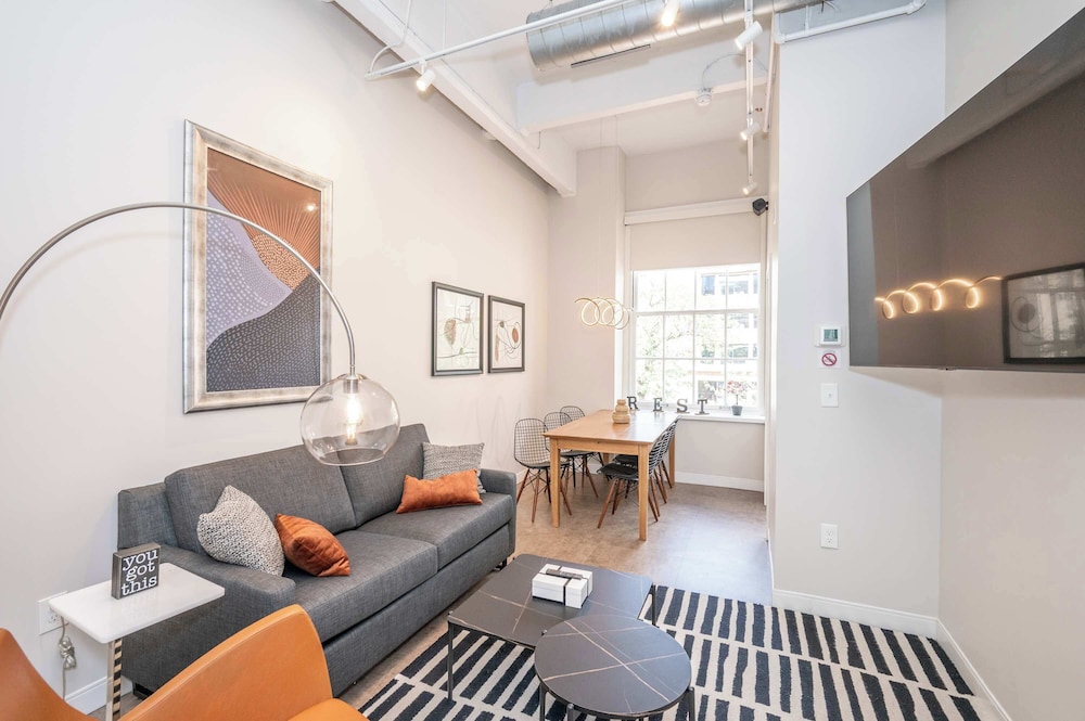Apartment, Multiple Beds, Kitchen, City View (The 333 Suites 202)