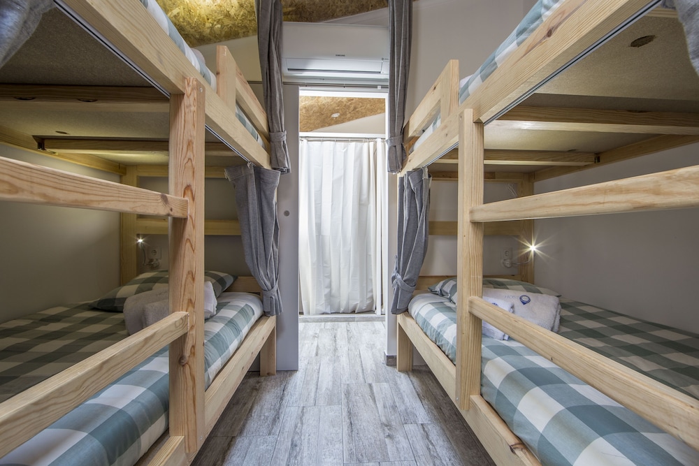Traditional Shared Dormitory, Mixed Dorm, Pool Access, Beachside (1 bed in 12 Bed Dorm - VIII) photo 1
