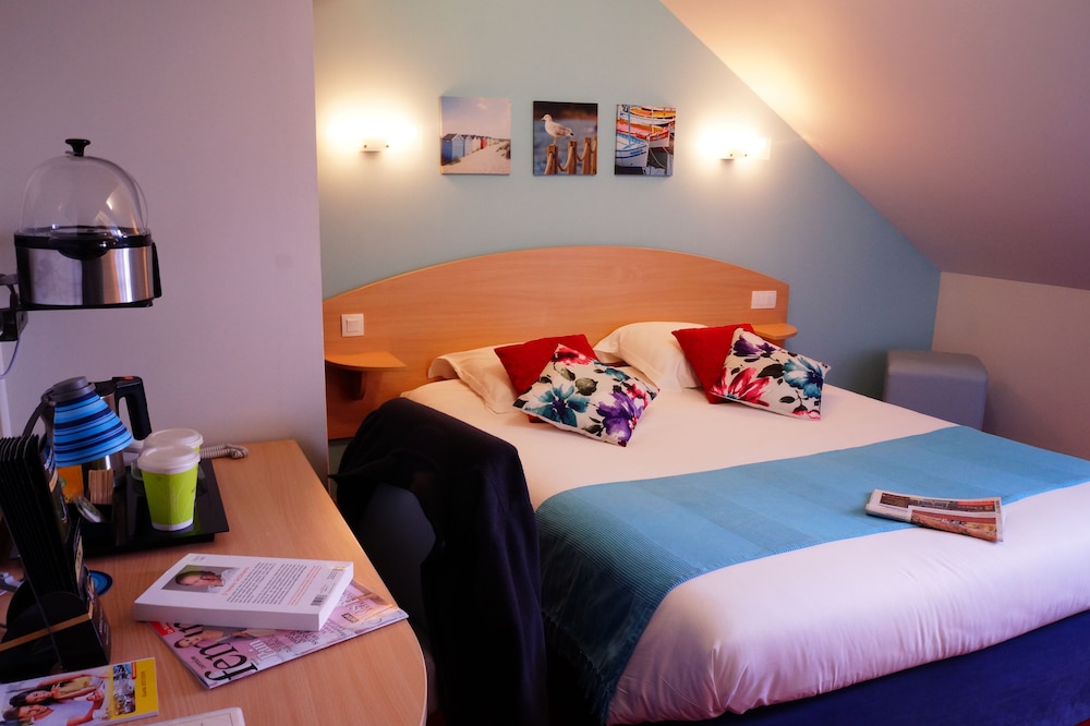 Double Room with Shower, Harbour View - Photo 4