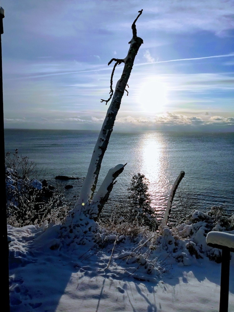 The Cliff Dweller on Lake Superior, Billede 2