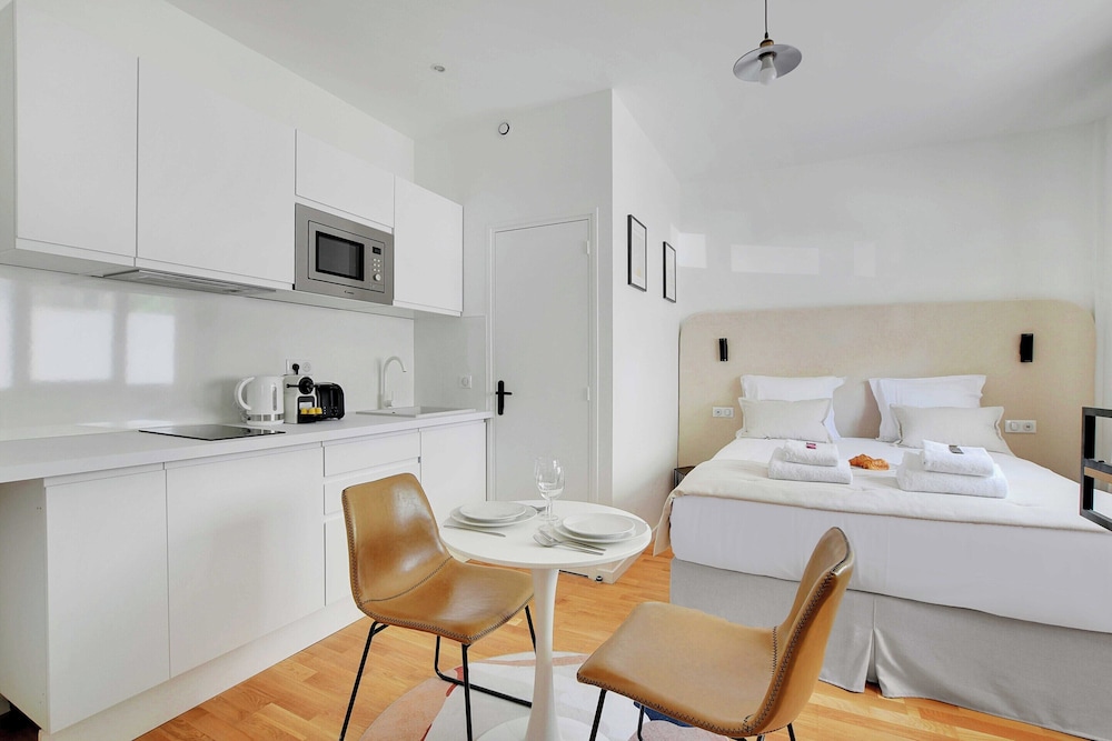 Apartment photo 3