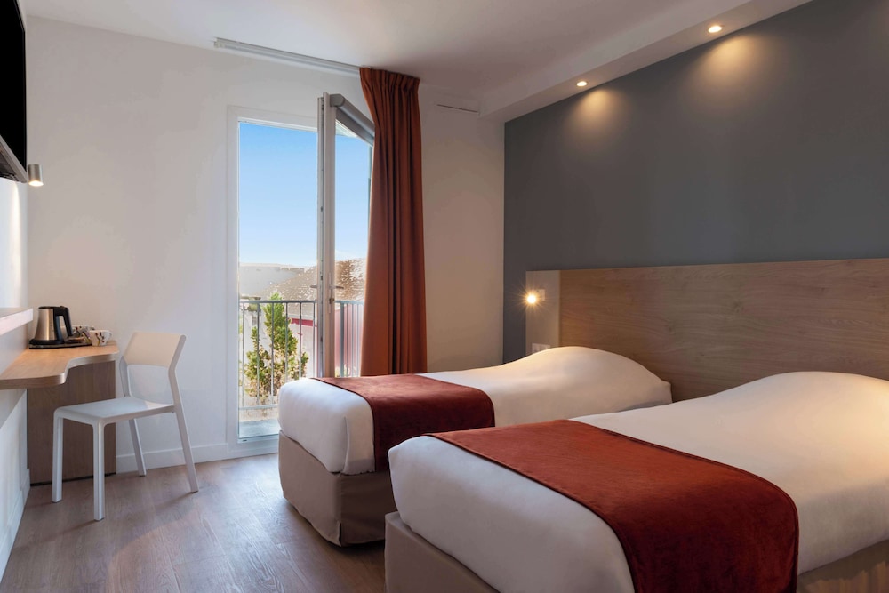 Standard Room, 2 Twin Beds - Photo 4