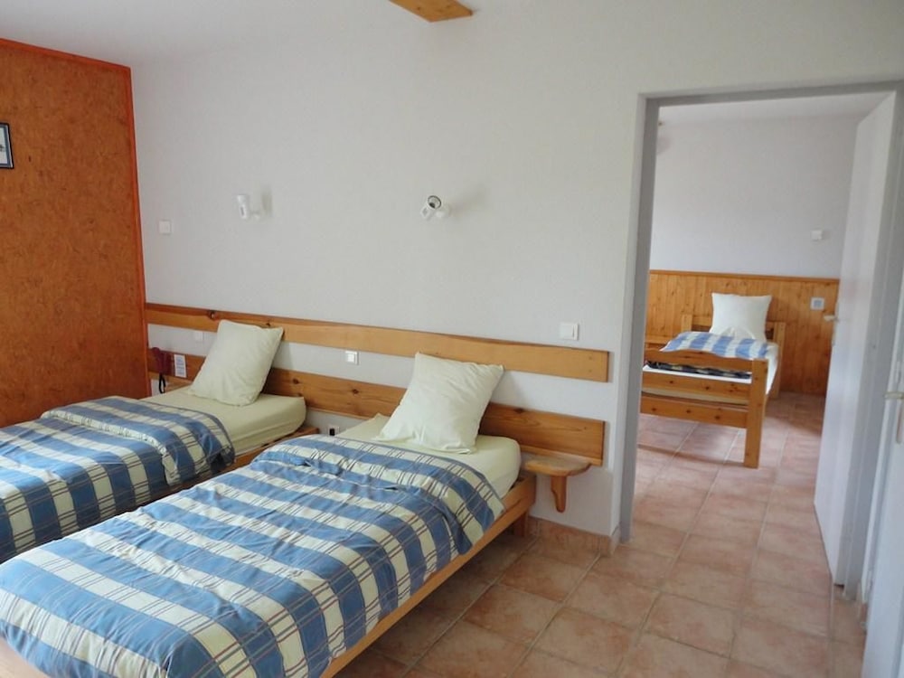 Room, Multiple Beds photo 1
