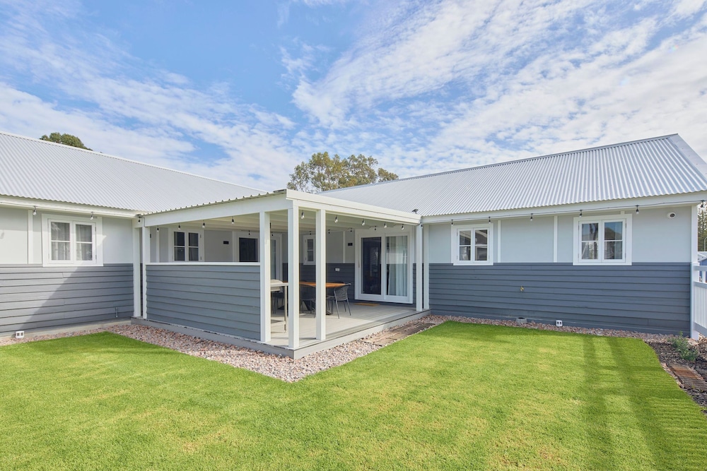 Azure Lodge 4 Bedroom Home