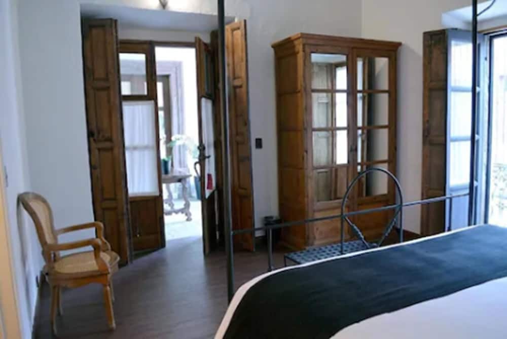 Deluxe Double Room, 1 King Bed photo 2