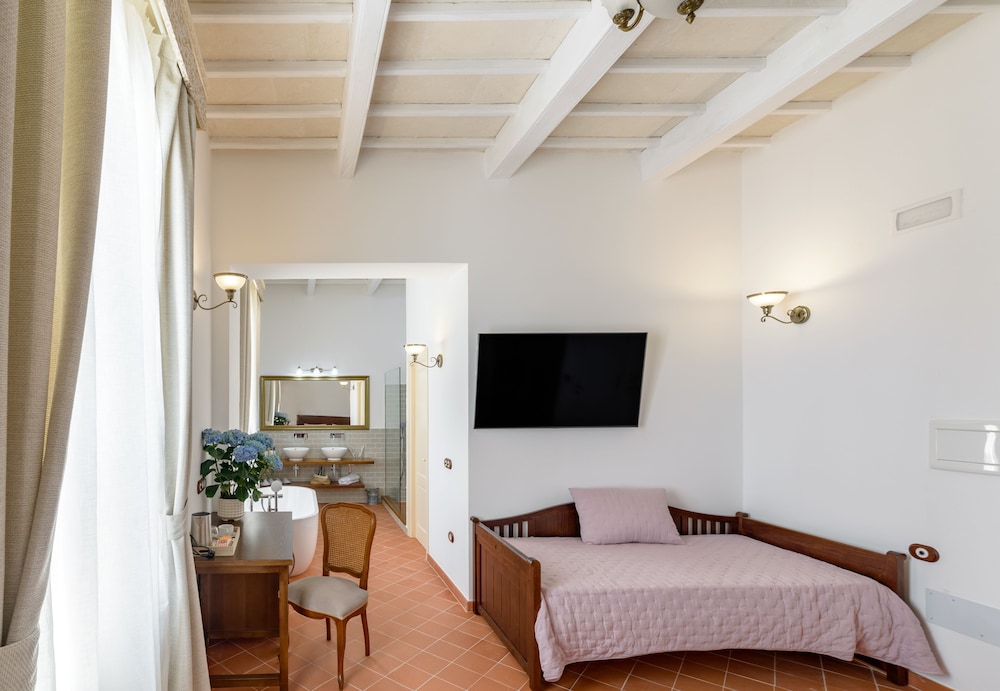 Superior Triple Room - Photo 2