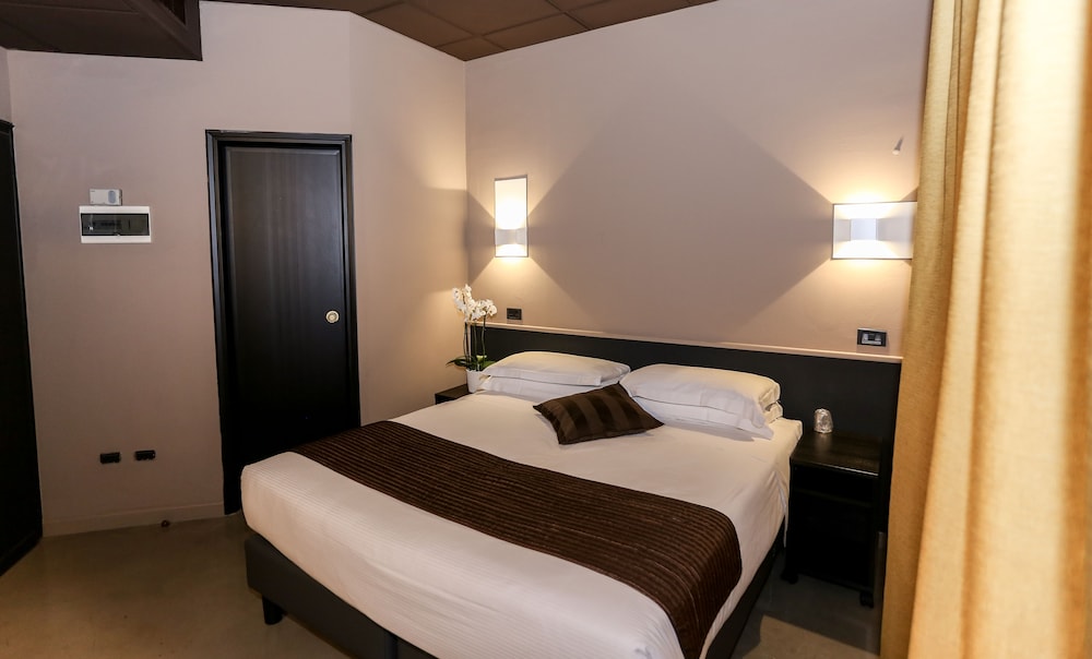 Double or Twin Room photo 2