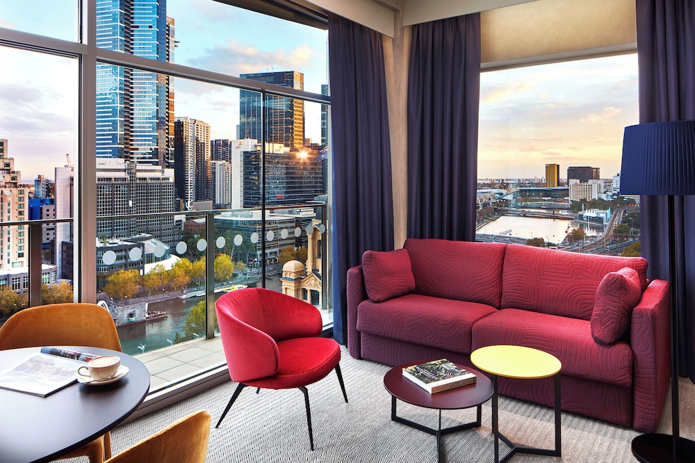 Suite, 1 King Bed, Balcony (Yarra View) - Photo 8