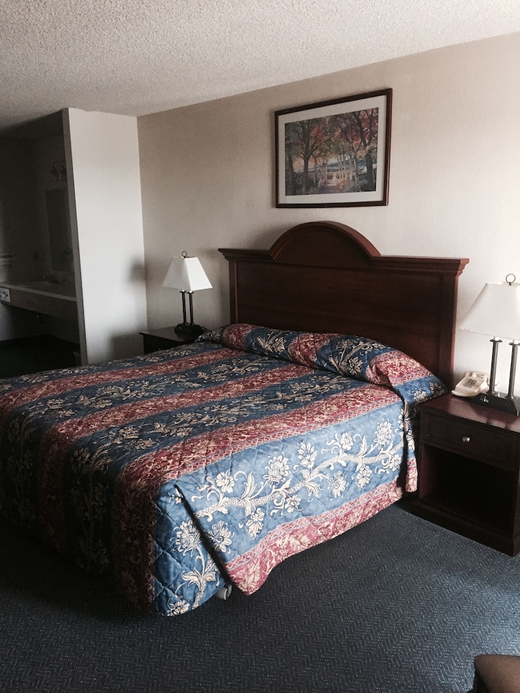 Standard Room, 1 King Bed, Non Smoking photo 1