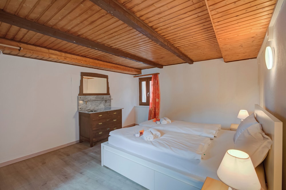 Family Apartment, 1 Bedroom (Rustic Mountain Brissago 1) photo 3
