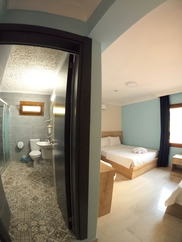 Standard Quadruple Room photo 2