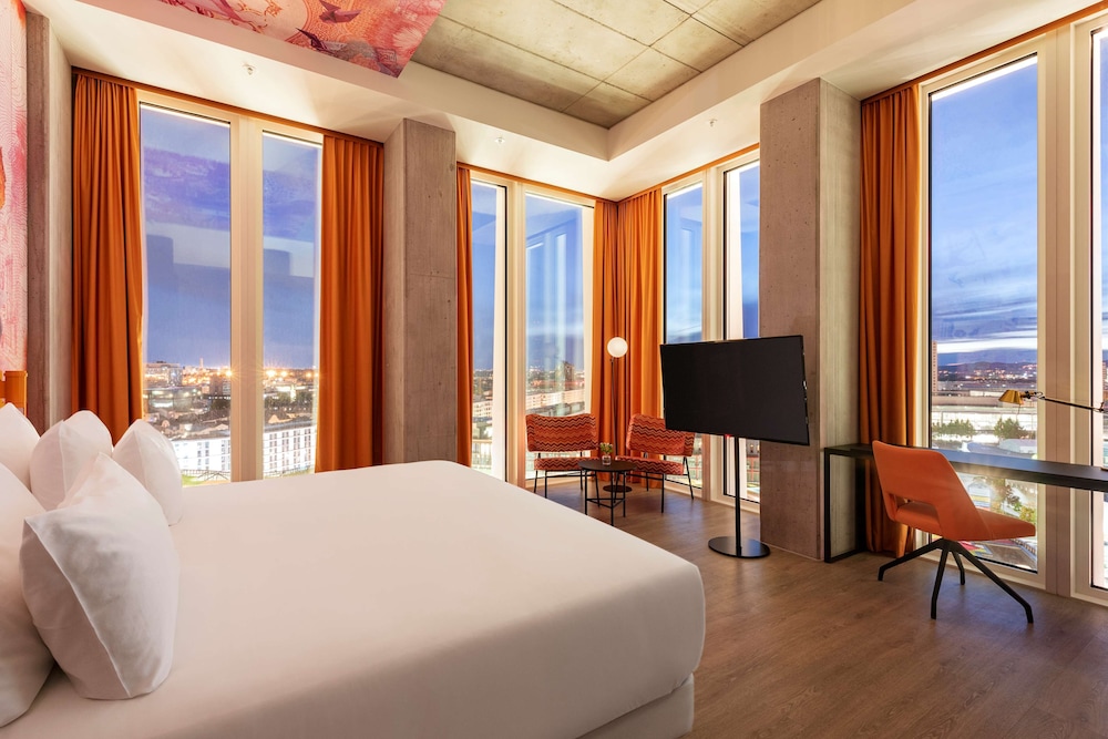 Nhow Junior Suite upper floor + VIP Lounge 3 Adults - Photo 7