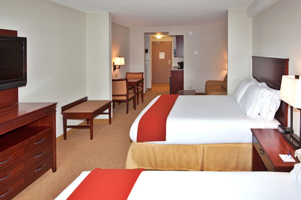 Suite, Multiple Beds