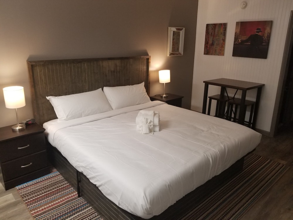 Room, 1 King Bed, Non Smoking photo 3