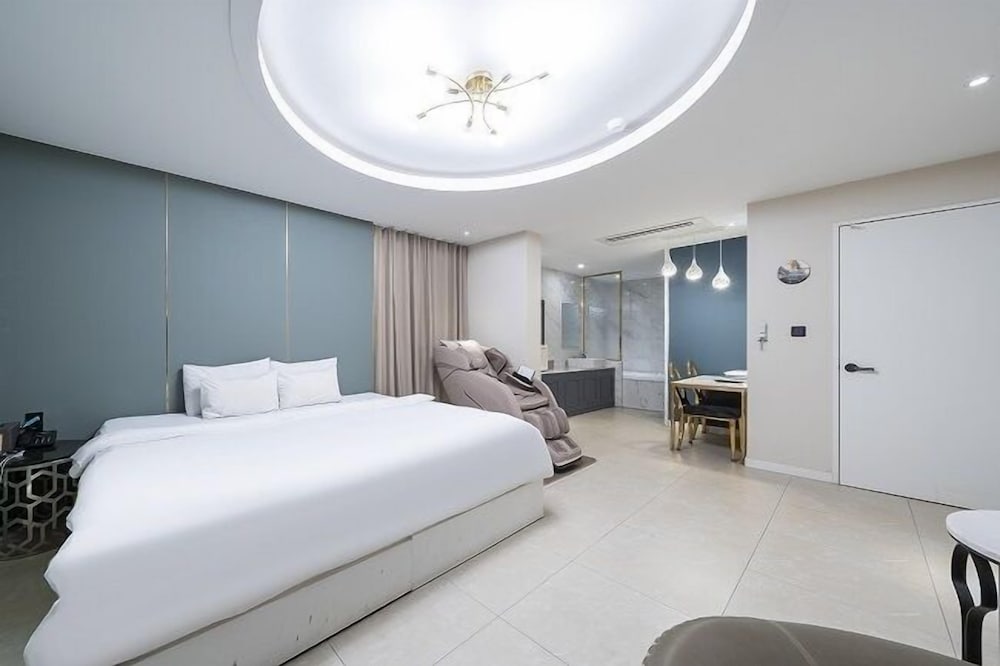 Premium Double Room photo 2