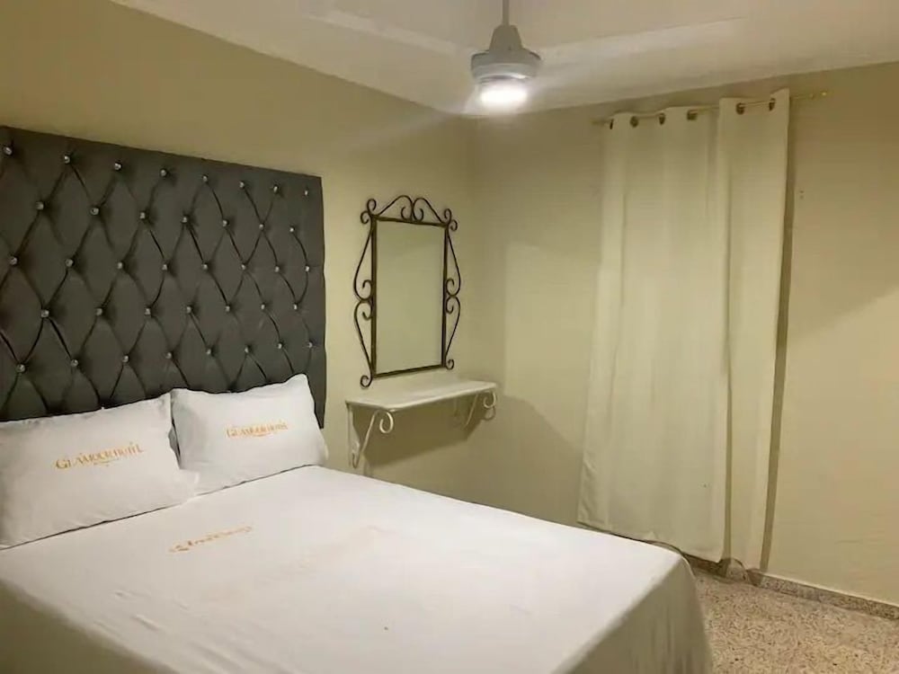 Luxury Room, 1 Queen Bed, City View photo 2
