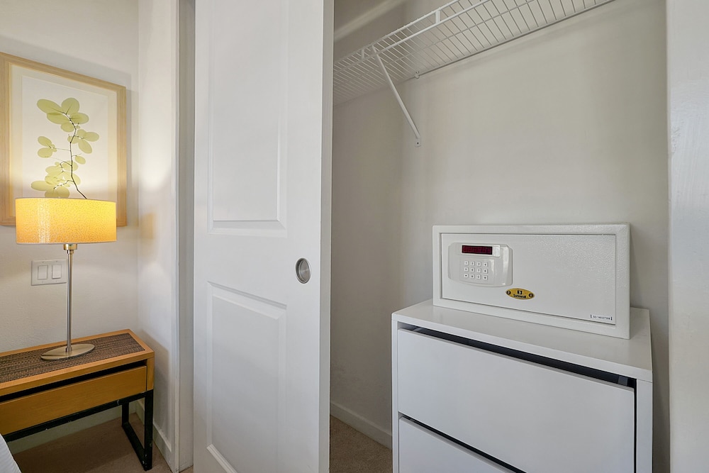 Standard Townhome, 2 Bedrooms, Hot Tub - Photo 8