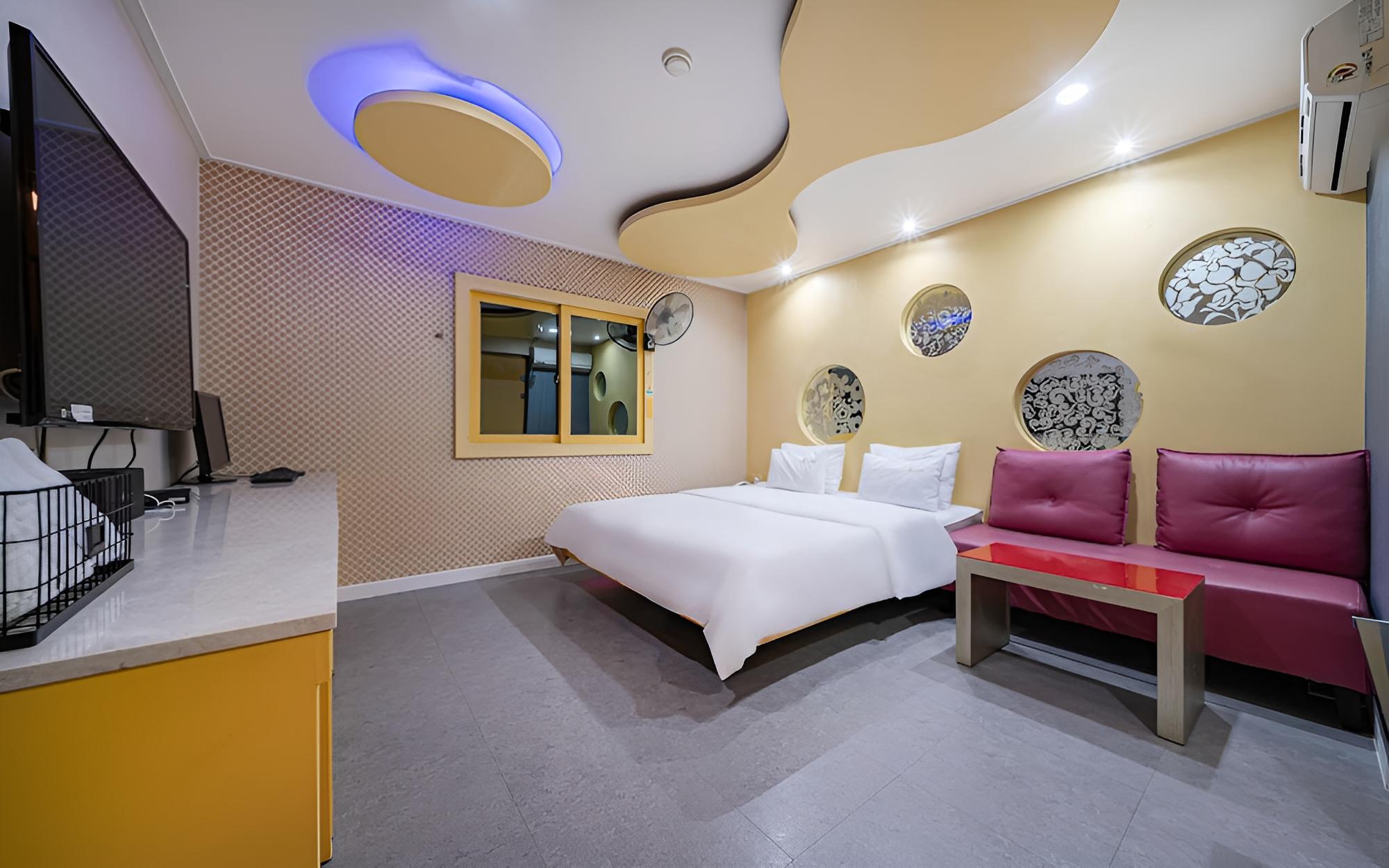 Room (Standard Room (Netflix EV Charger Par) photo 1