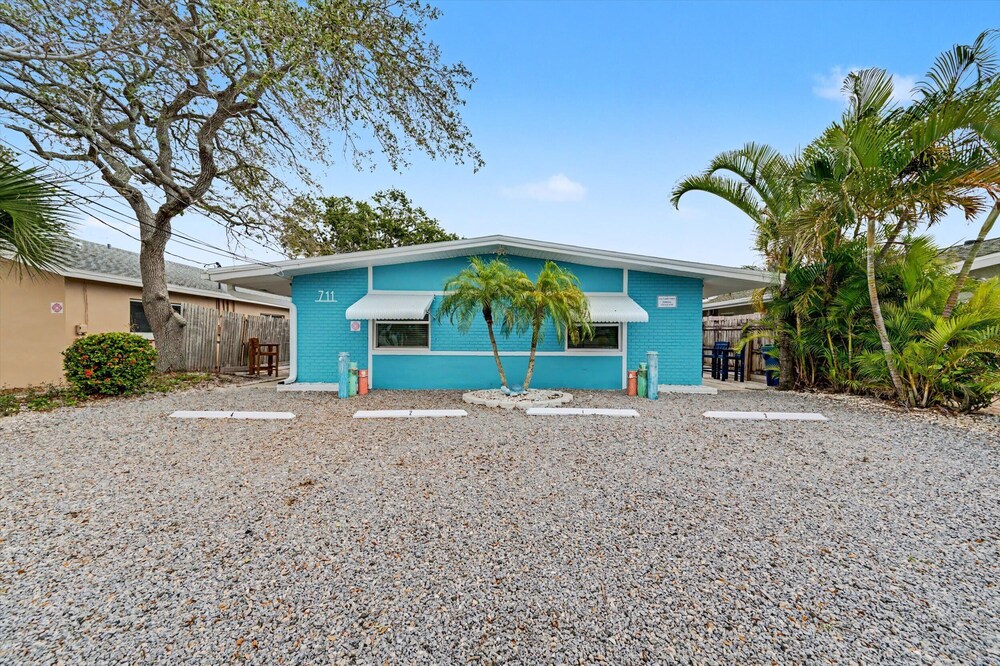 Walk to the Beach Pets OK Waterfront King Bed, Billede 35