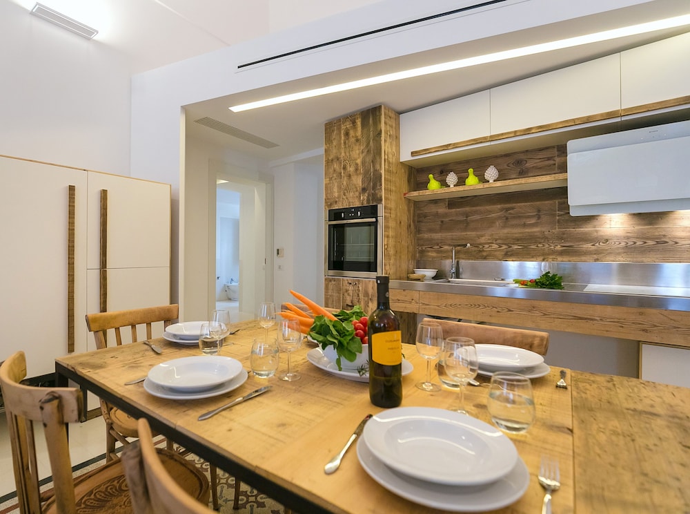 Deluxe Apartment, 2 Bedrooms, Accessible, Patio photo 2