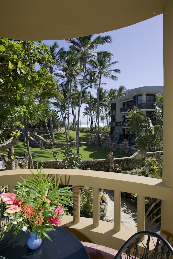 Deluxe Suite, 1 Bedroom, Balcony photo 3