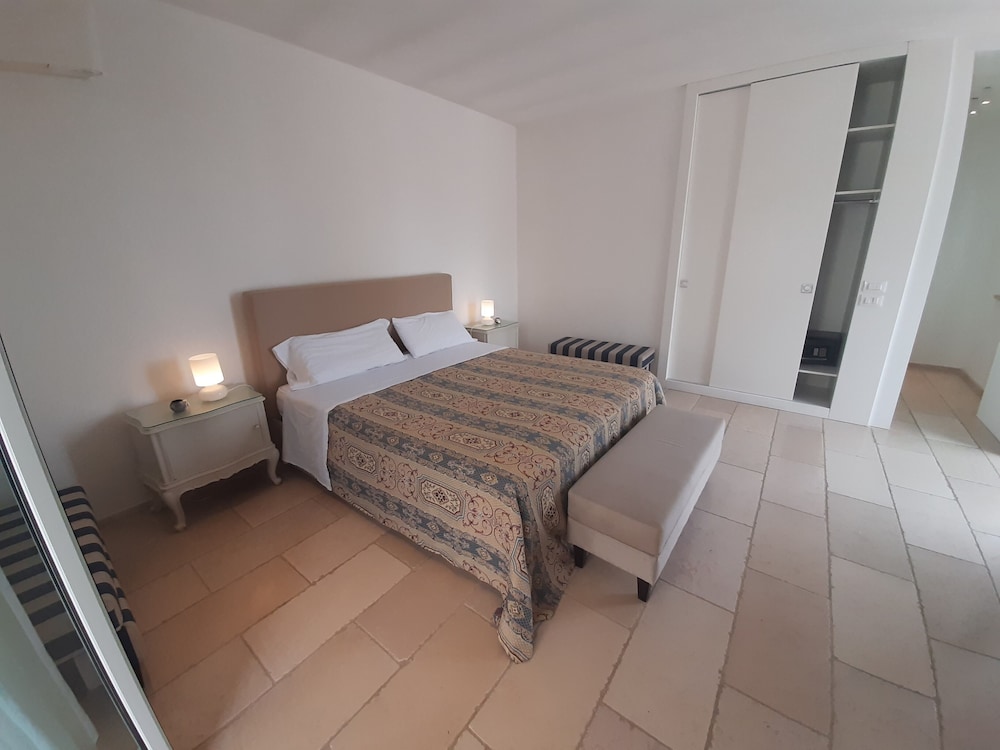 Superior Room, 1 King Bed - Photo 16
