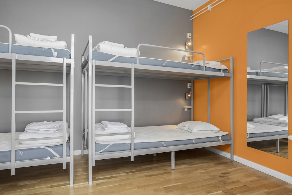 Economy Room, Multiple Beds, Non Smoking (Family, No Bathroom) - Photo 2