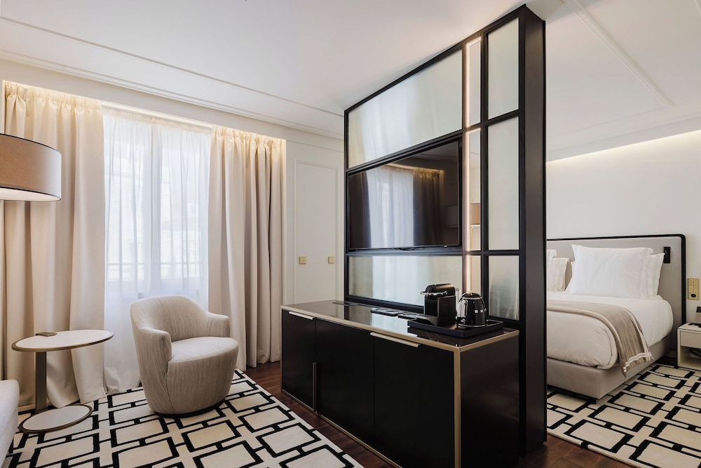 Junior Studio Suite, City View