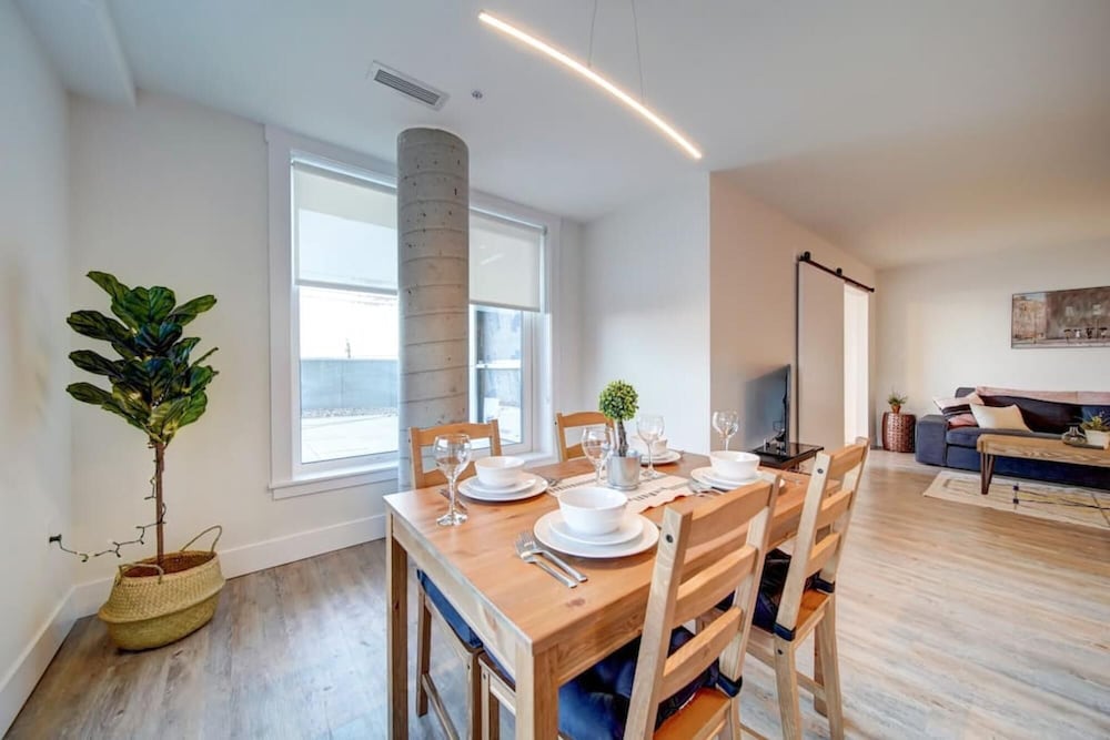 Stylish Modern Condo w Parking Location Coffee, Foto 10